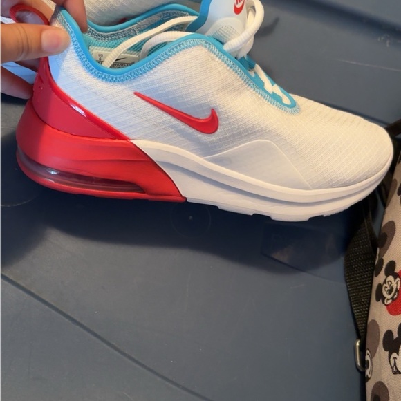 Nike shoes - Picture 2 of 2